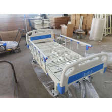 Two Manual Cranks Medical Bed with One Infusion and Four Casters